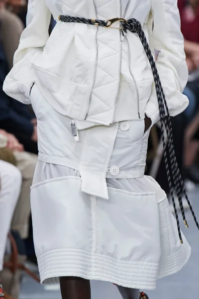 Look 27